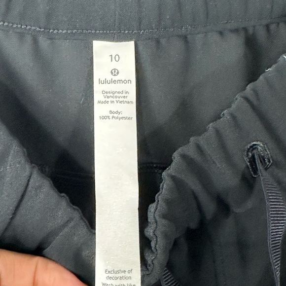 Lululemon On The Fly Crop Woven Black Pant Size 10 - Picture 3 of 7